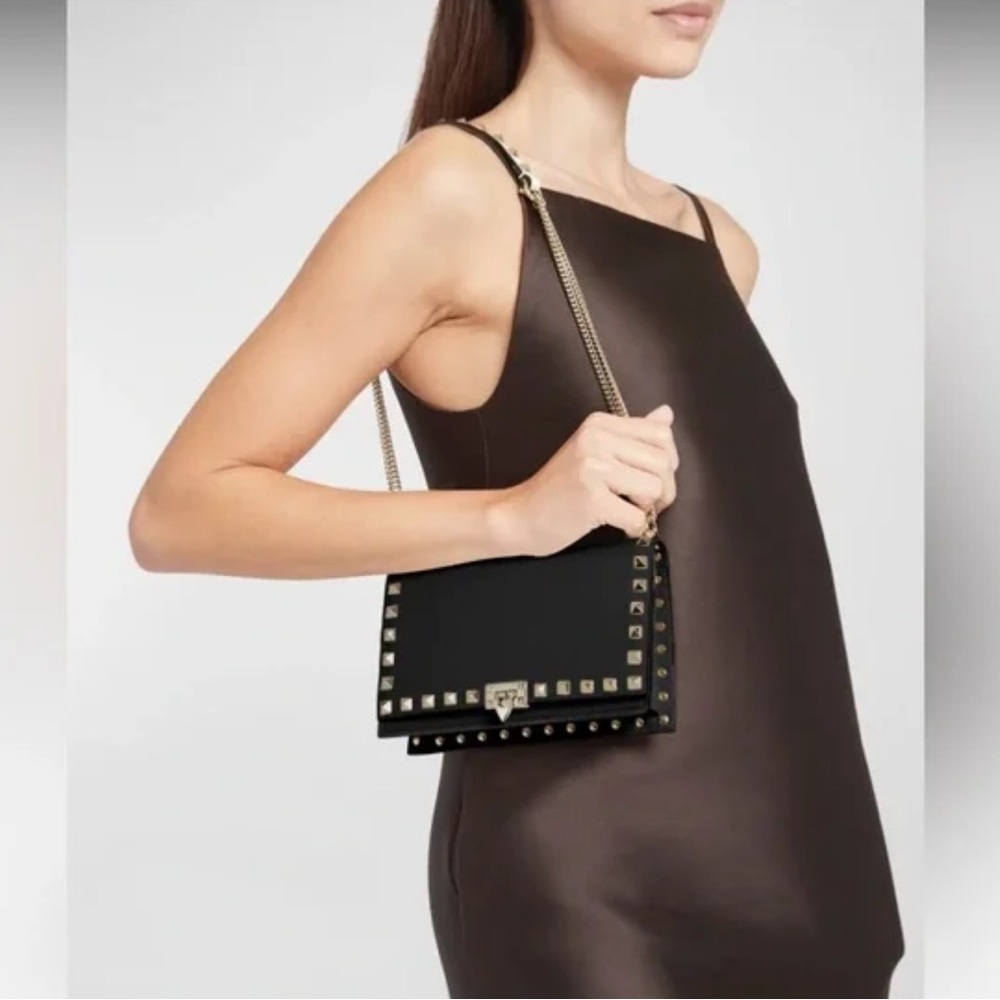 Inizi black studded envelope chain bag